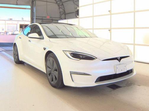 Pearl White Multi-Coat 2023 Tesla Model S Base