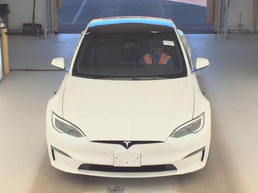 Pearl White Multi-Coat 2023 Tesla Model S Base