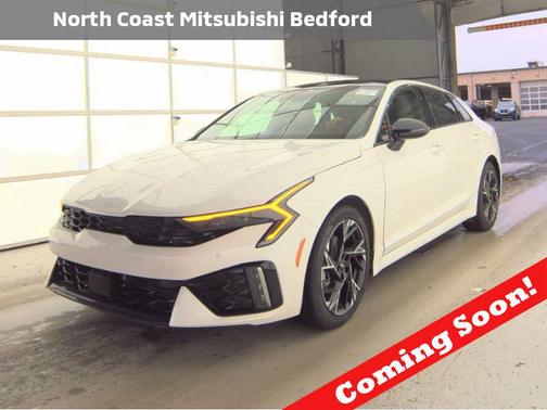 Snow White Pearl 2025 Kia K5 GT-Line