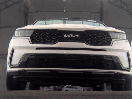 Glacial White Pearl 2023 Kia Sorento S
