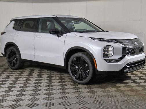 White Diamond 2026 Mitsubishi Outlander LE 1.5T 2WD