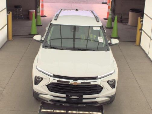 Summit White 2025 Chevrolet Trailblazer LT