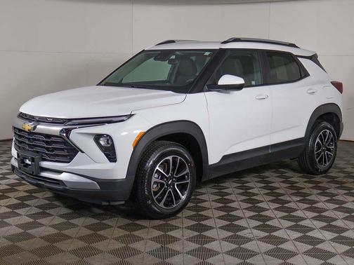 Summit White 2025 Chevrolet Trailblazer LT