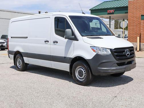 White 2019 Mercedes-Benz Sprinter 1500 Standard Roof I4