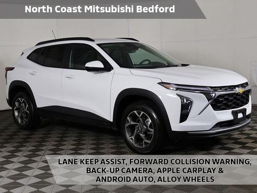 Summit White 2025 Chevrolet Trax LT