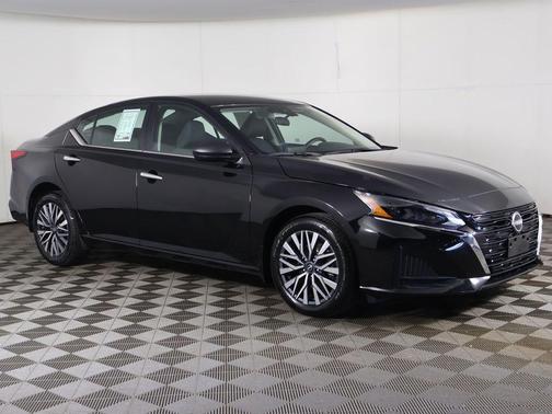 Super Black 2024 Nissan Altima 2.5 SV