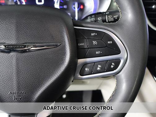 Ceramic Gray Clearcoat 2023 Chrysler Pacifica Touring L