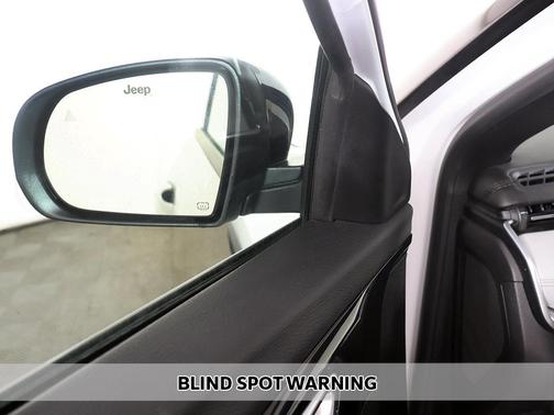 Bright White Clearcoat 2024 Jeep Compass Limited