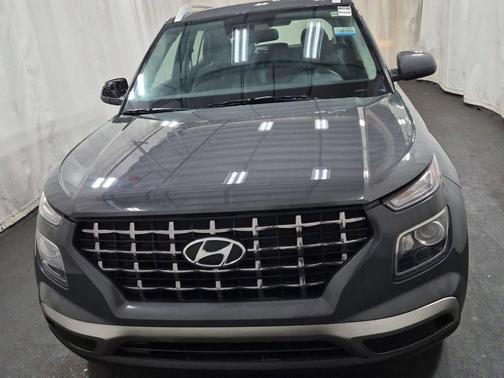 Ecotronic Gray 2024 Hyundai VENUE SEL
