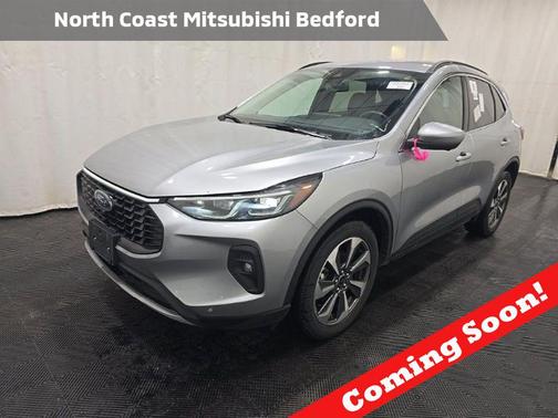 Iconic Silver Metallic 2024 Ford Escape Platinum