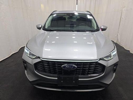 Iconic Silver Metallic 2024 Ford Escape Platinum