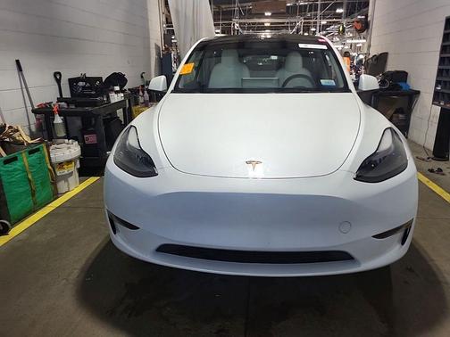 Pearl White Multi-Coat 2023 Tesla Model Y Long Range Dual Motor All-Wheel Drive