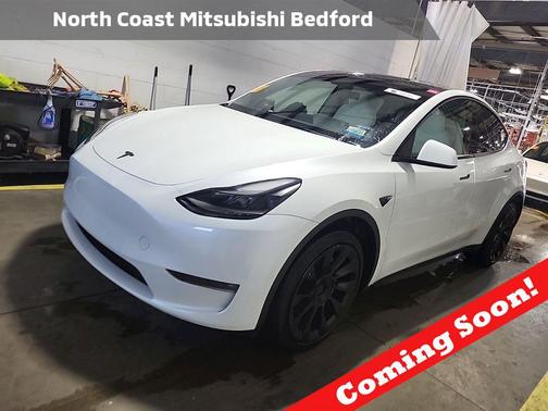 Pearl White Multi-Coat 2023 Tesla Model Y Long Range Dual Motor All-Wheel Drive