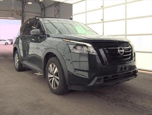 2023 Nissan Pathfinder SL 4WD