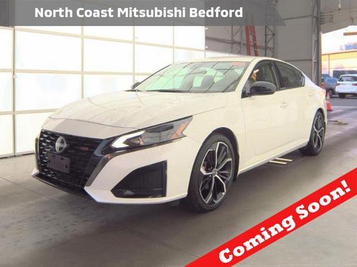 Pearl White Tricoat 2025 Nissan Altima SR FWD