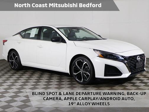 Pearl White Tricoat 2025 Nissan Altima SR FWD