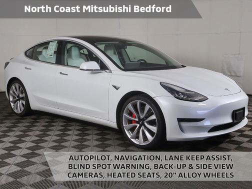 Pearl White Multi-Coat 2018 Tesla Model 3 Performance
