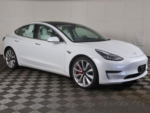 Pearl White Multi-Coat 2018 Tesla Model 3 Performance
