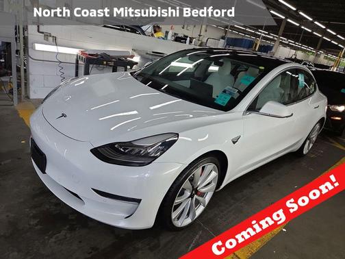 Pearl White Multi-Coat 2018 Tesla Model 3 Performance