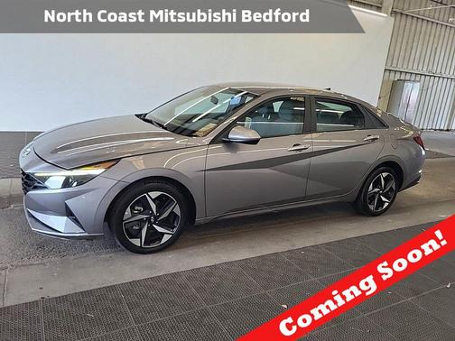 Fluid Metal 2023 Hyundai ELANTRA SEL