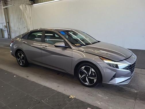Fluid Metal 2023 Hyundai ELANTRA SEL