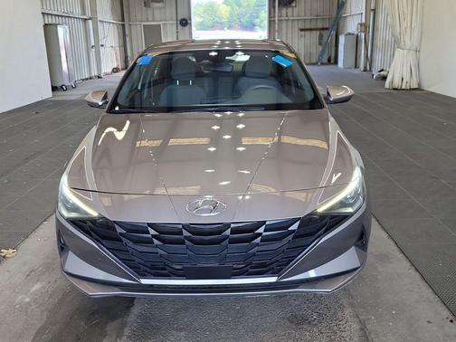 Fluid Metal 2023 Hyundai ELANTRA SEL