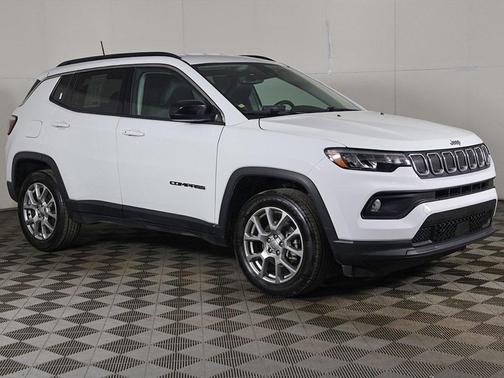 2022 Jeep Compass Latitude Lux