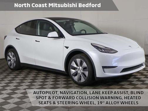 Pearl White Multi-Coat 2023 Tesla Model Y Long Range Dual Motor All-Wheel Drive