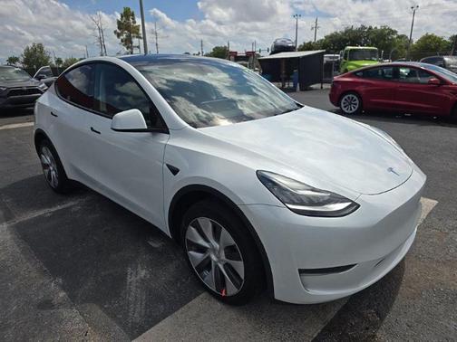 Pearl White Multi-Coat 2023 Tesla Model Y Long Range Dual Motor All-Wheel Drive