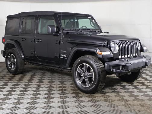 2023 Jeep Wrangler 4-Door Sahara 4x4