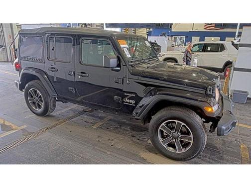 2023 Jeep Wrangler 4-Door Sahara 4x4