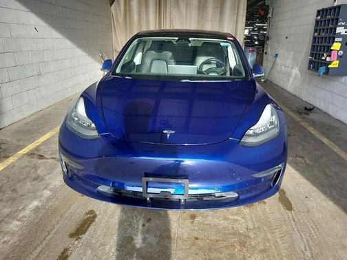Deep Blue Metallic 2018 Tesla Model 3 Performance