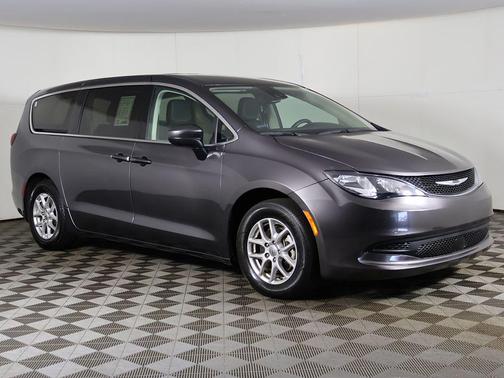 Granite Crystal Metallic Clearcoat 2023 Chrysler Voyager LX