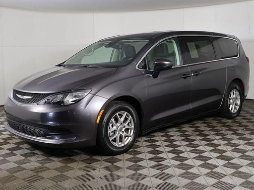 Granite Crystal Metallic Clearcoat 2023 Chrysler Voyager LX
