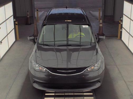 Granite Crystal Metallic Clearcoat 2023 Chrysler Voyager LX