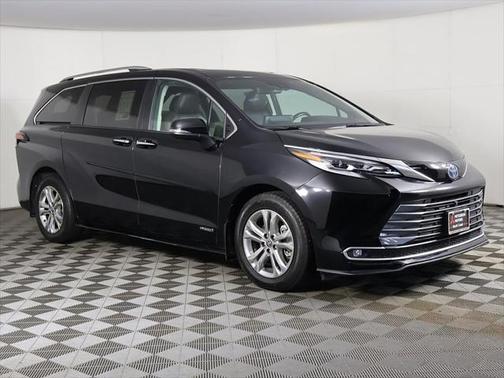 2021 Toyota Sienna Platinum 7 Passenger