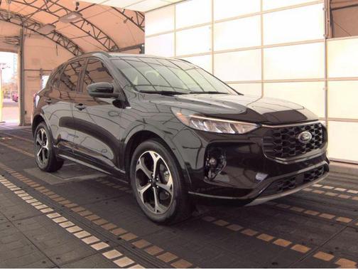 Agate Black Metallic 2023 Ford Escape ST-Line Select