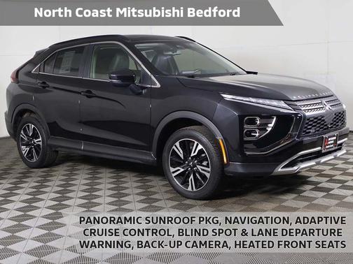 Labrador Black Pearl 2024 Mitsubishi Eclipse Cross SE