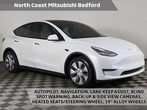 Pearl White Multi-Coat 2023 Tesla Model Y Long Range Dual Motor All-Wheel Drive