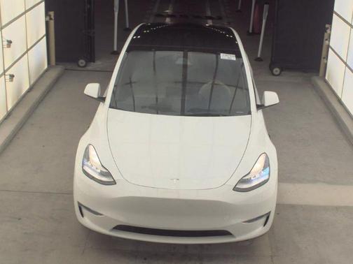 Pearl White Multi-Coat 2023 Tesla Model Y Long Range Dual Motor All-Wheel Drive