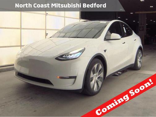 Pearl White Multi-Coat 2023 Tesla Model Y Long Range Dual Motor All-Wheel Drive