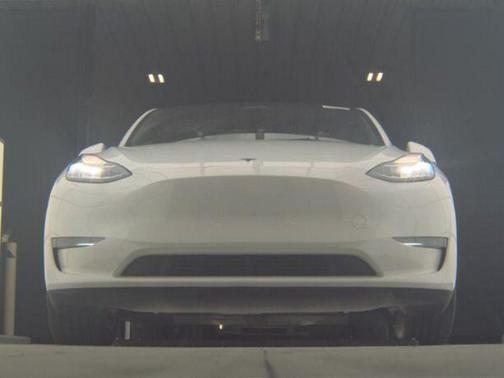 Pearl White Multi-Coat 2023 Tesla Model Y Long Range Dual Motor All-Wheel Drive