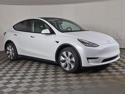 Pearl White Multi-Coat 2023 Tesla Model Y Long Range Dual Motor All-Wheel Drive