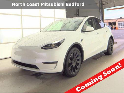Pearl White Multi-Coat 2023 Tesla Model Y Long Range Dual Motor All-Wheel Drive