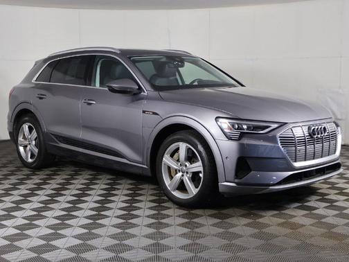 2019 Audi e-tron Premium Plus