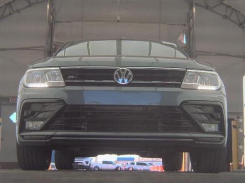 2020 Volkswagen Tiguan 2.0T SE R-Line Black