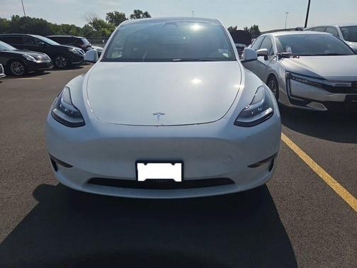 Pearl White Multi-Coat 2023 Tesla Model Y Long Range Dual Motor All-Wheel Drive