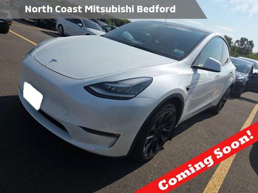 Pearl White Multi-Coat 2023 Tesla Model Y Long Range Dual Motor All-Wheel Drive
