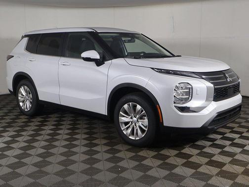 White Diamond 2026 Mitsubishi Outlander ES S-AWC