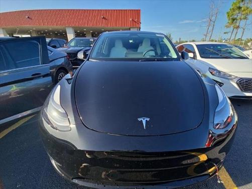 2024 Tesla Model Y Long Range Dual Motor All-Wheel Drive